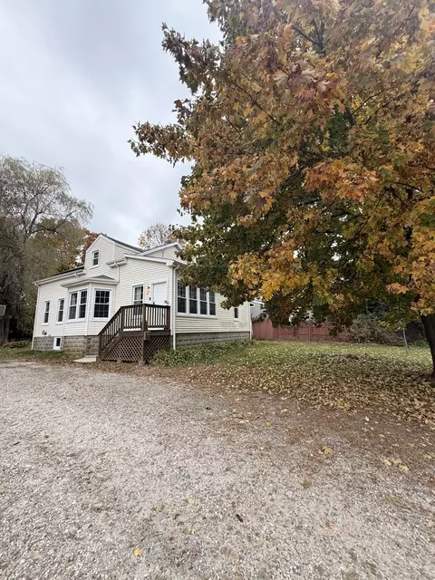19 High St, Moosup, CT 06354