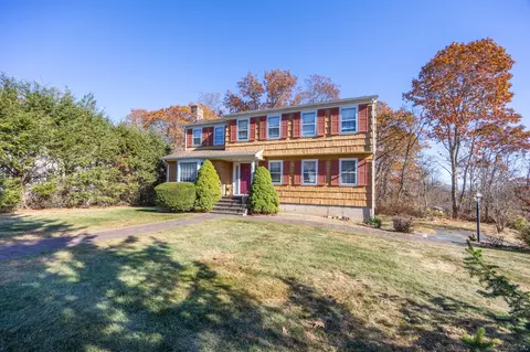 325 Oak Dr, Watertown, CT 06795