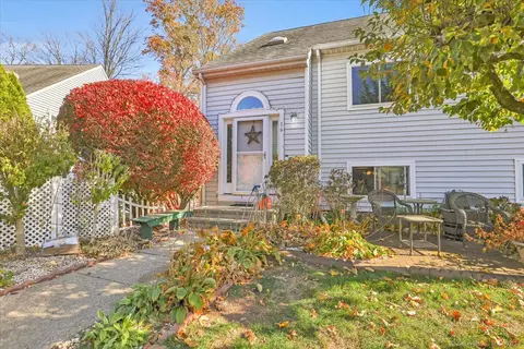 16 Clubhouse Dr #16, Cromwell, CT 06416