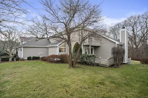7 Brandon Ln #7, Mystic, CT 06355