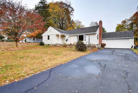 10 Rockwell Pl, West Hartford, CT 06107
