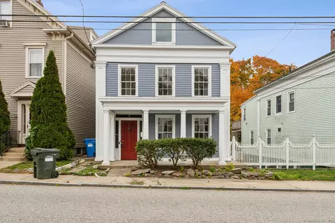 87 Cliff St, Norwich, CT 06360