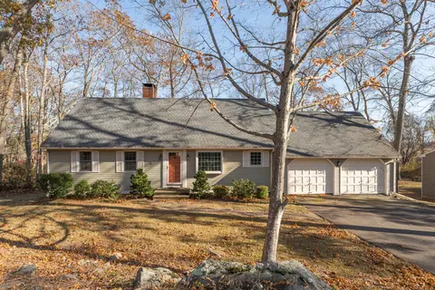 87 Horseshoe Rd, Guilford, CT 06437