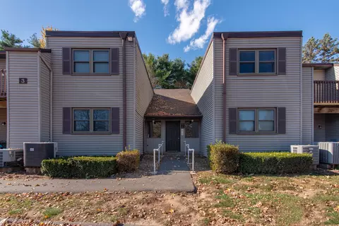 307 Twin Circle Dr #307, South Windsor, CT 06074