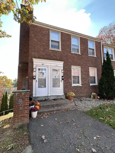 34 Garden Dr #J, Manchester, CT 06040