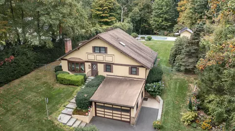 1 Ball Pond Rd, New Fairfield, CT 06812