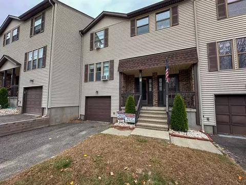 31 Country Hill Rd #31, Naugatuck, CT 06770