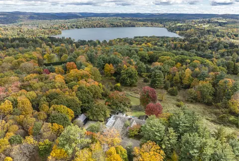 26 Ore Mine Rd, Salisbury, CT 06039
