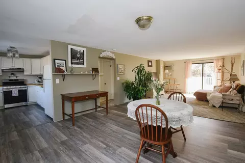 48 Churchill Dr #48, Newington, CT 06111