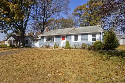 88 Stonybrook Rd, Waterbury, CT 06705