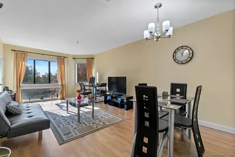 1204 Whitney Ave #404, Hamden, CT 06517