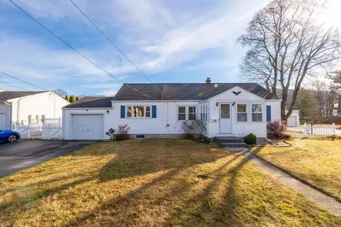 16 Loomis Ave, Plainville, CT 06062
