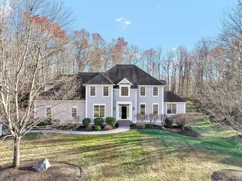 117 Kingswood Dr, Avon, CT 06001