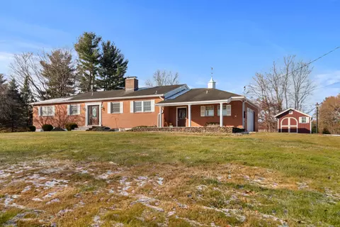 12 Valley View Rd, Newtown, CT 06470
