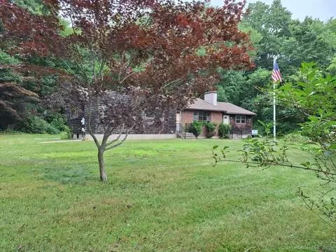 154 Simpson Ln, Montville, CT 06370