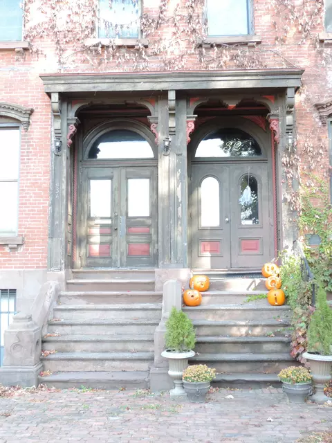 32 Buckingham St #2, Hartford, CT 06106