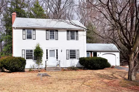 29 Bradford Dr, Windsor, CT 06095