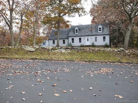 9 Marian Ln, Clinton, CT 06413
