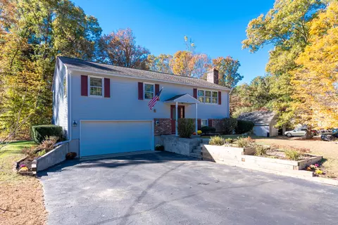 21 Franklin Dr, Brooklyn, CT 06234