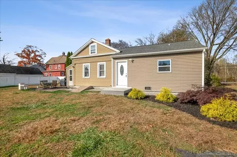 9 Richard Rd, East Hartford, CT 06108
