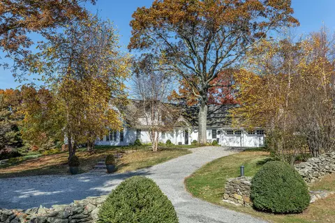 44 Chalybes Rd, Roxbury, CT 06783