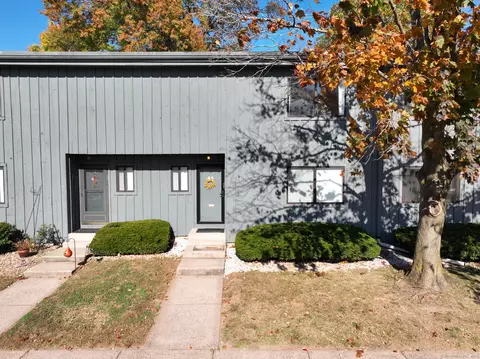 45 Webster Ct, Newington, CT 06111