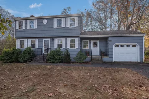 11 S Cobblers Ct, East Lyme, CT 06357