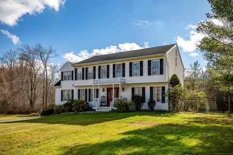 97 Gillotti Rd, New Fairfield, CT 06812