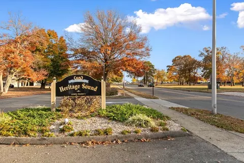 85 Viscount Dr #B14, Milford, CT 06460