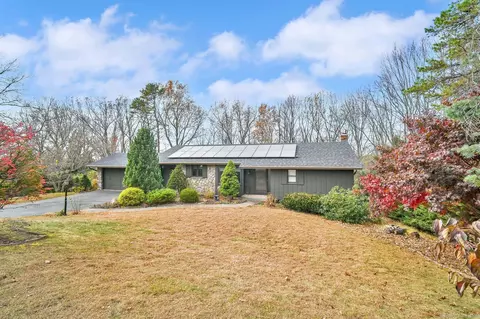 87 Mcdivitt Dr, Manchester, CT 06042