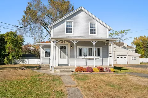 6 Philip Pl, North Haven, CT 06473