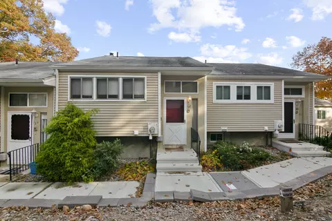 52 Shepard Ave #52, Hamden, CT 06514