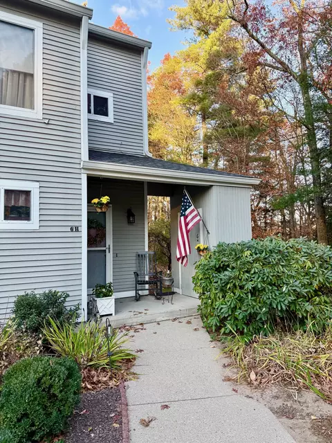 6 Gillette Ct #H, Simsbury, CT 06070