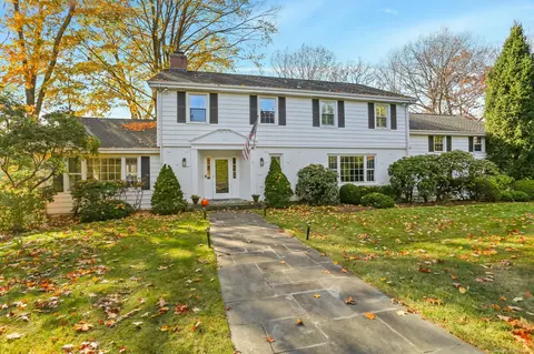 66 Wesgate Dr, Stamford, CT 06902