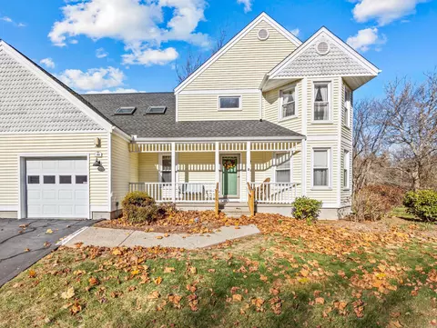20 Village Victoria #20, Guilford, CT 06437