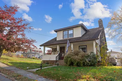 11 Fairlawn St, Naugatuck, CT 06770