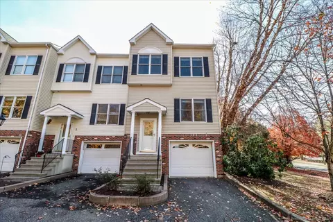 17 E Hayestown Rd #1, Danbury, CT 06811