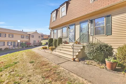 112 Island View Ter #112, Branford, CT 06405