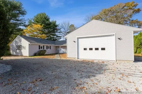 108 Boston Post Rd, Old Lyme, CT 06371