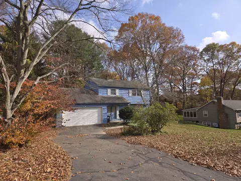 54 Horseshoe Rd, Guilford, CT 06437