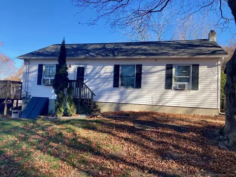 7 Bristol St, Windham, CT 06226