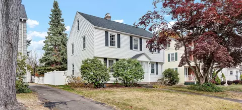 72 Meadowbrook Rd, West Hartford, CT 06107