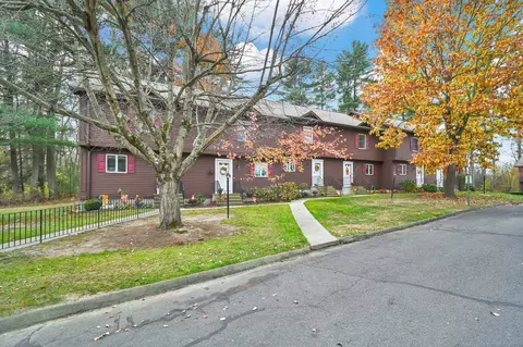 194 Candlewood Dr #194, Enfield, CT 06082