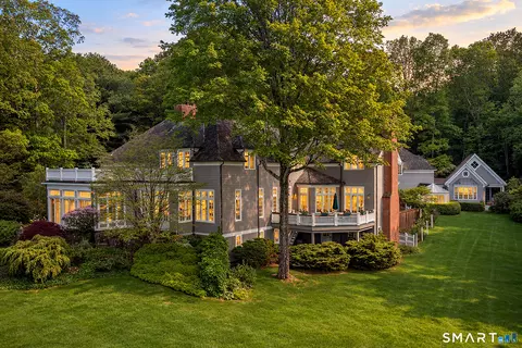 11 Ravenrock Rd, Roxbury, CT 06783