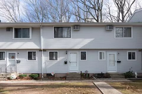 61 Bentwood Dr #9, Waterbury, CT 06705