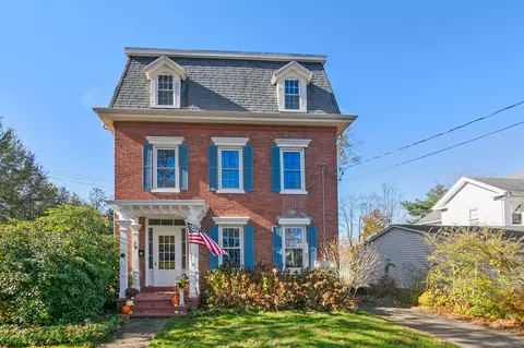 121 Hunting Hill Ave, Middletown, CT 06457
