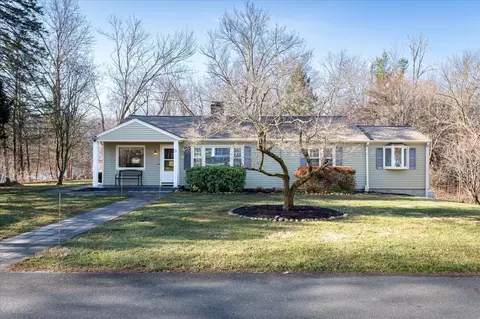 22 Westview Dr, Bethel, CT 06801