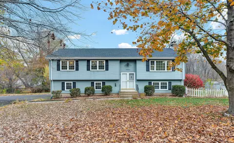 43 Harvest Ln, Windsor, CT 06095