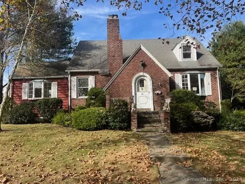 39 Rockefeller Ave, West Haven, CT 06516
