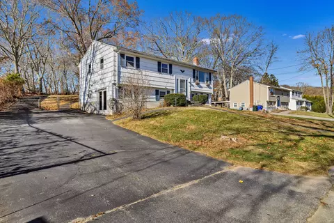 350 Ring Dr, Groton, CT 06340